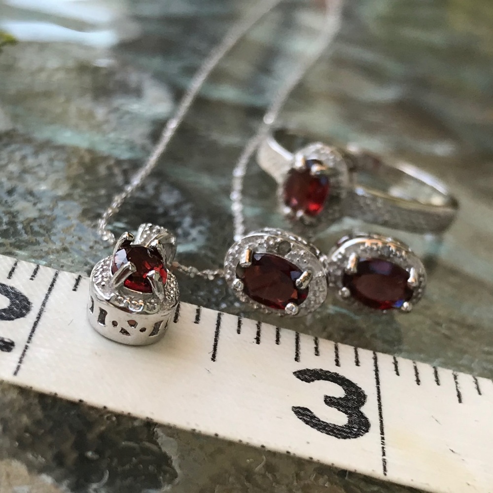 Diamonds/Garnet .925 SS Platinum Set Size 8